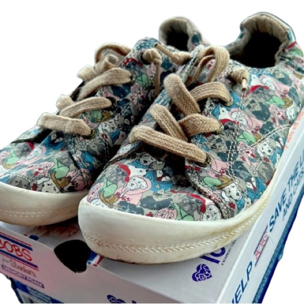 Women’s Bobs by Skechers Beach Bingo Swaggie Tail lace up slip-ons, size 7